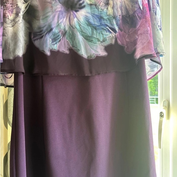 Elegant Purple Floral Dress - Picture 2 of 6